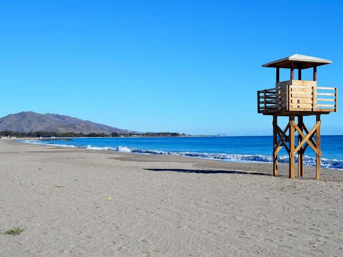 Apartamentos Paraiso Vera Playa: Beachfront with Private Pool and Garden Exterior photo